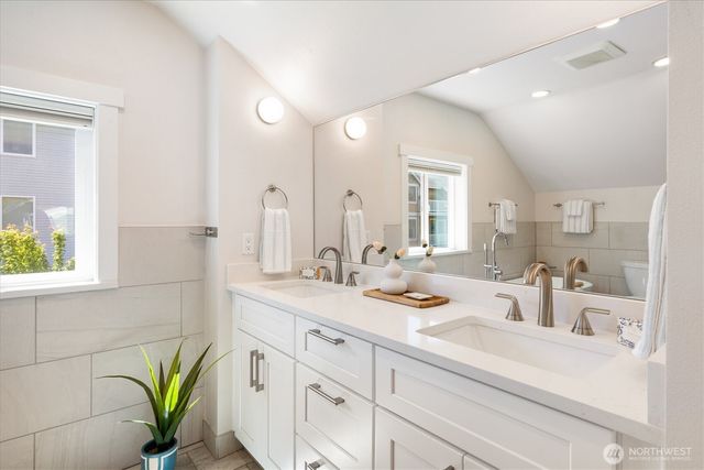 8709 14th Avenue NW, Seattle, WA 98117
