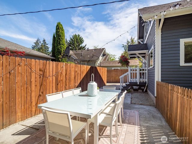 8709 14th Avenue NW, Seattle, WA 98117