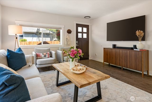 8709 14th Avenue NW, Seattle, WA 98117