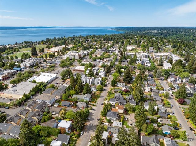 8709 14th Avenue NW, Seattle, WA 98117