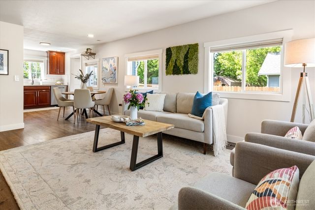 8709 14th Avenue NW, Seattle, WA 98117