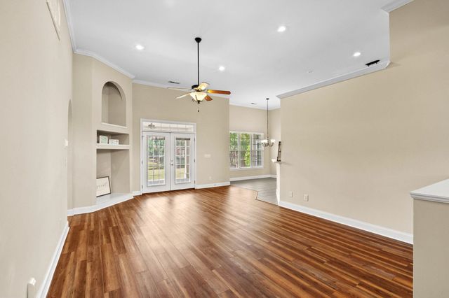 542 Stonemason Dr., Myrtle Beach, SC 29579