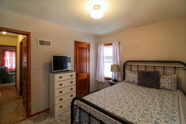 303 West Street, Reinbeck, IA 50669