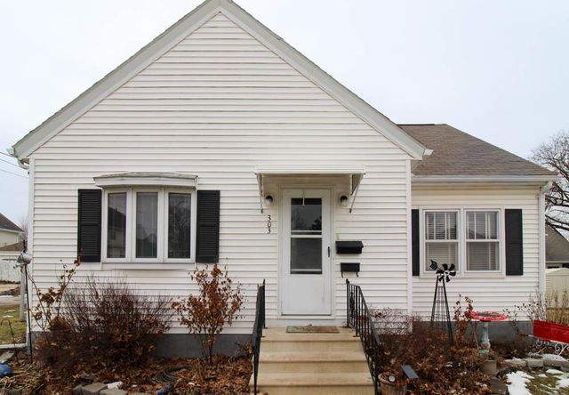 303 West Street, Reinbeck, IA 50669