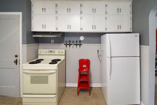 303 West Street, Reinbeck, IA 50669