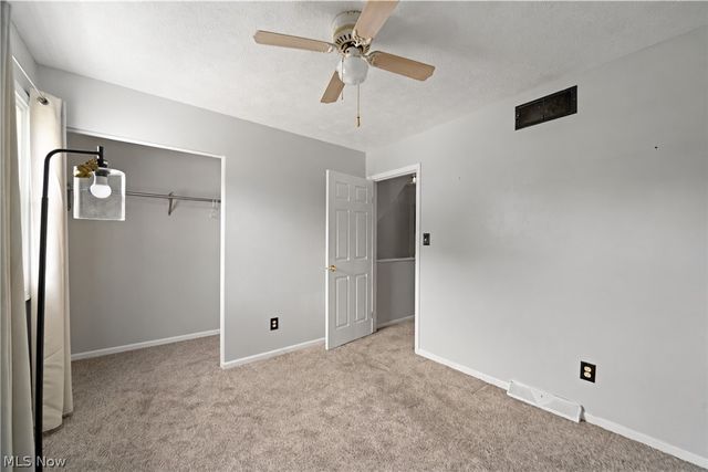 2382 Penny Lane, Youngstown, OH 44515
