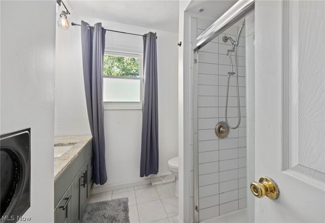 2382 Penny Lane, Youngstown, OH 44515