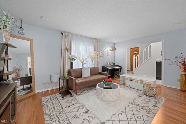 2382 Penny Lane, Youngstown, OH 44515