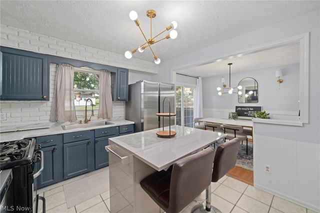 2382 Penny Lane, Youngstown, OH 44515