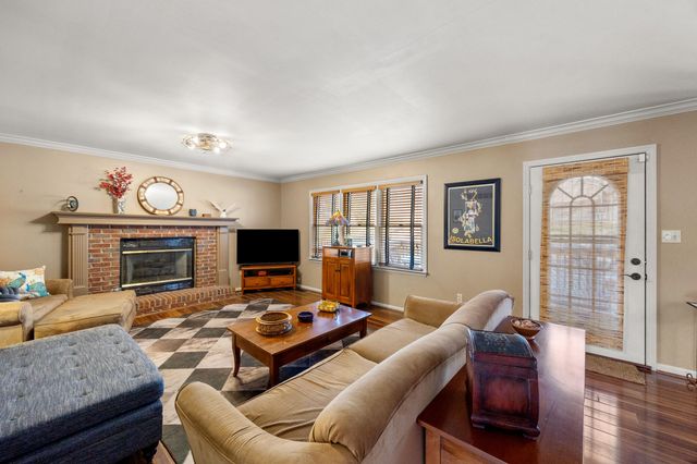 621 Rolling Creek Lane, Lexington, KY 40515