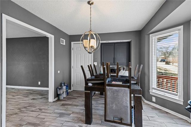 5604 Hunter Terrace, Raytown, MO 64133