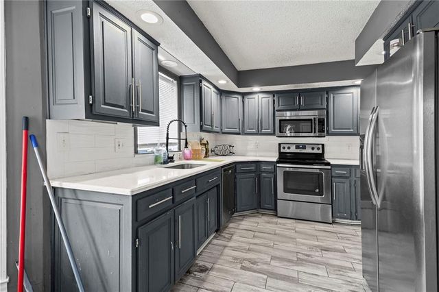 5604 Hunter Terrace, Raytown, MO 64133