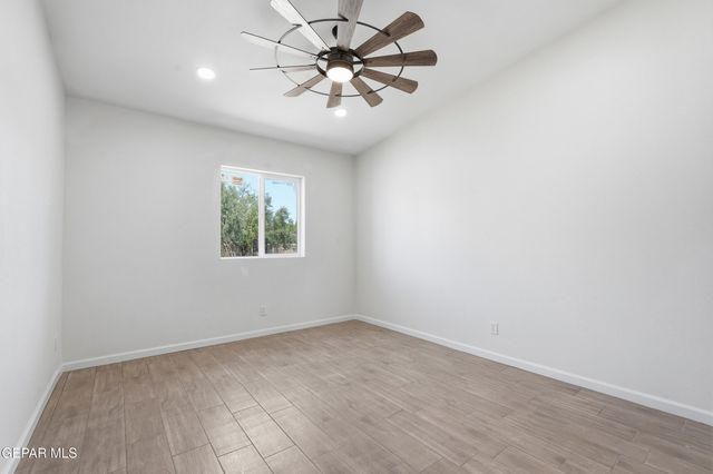 536 James Street B, El Paso, TX 79915