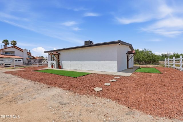 536 James Street B, El Paso, TX 79915