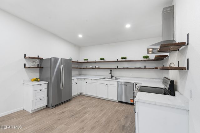 536 James Street B, El Paso, TX 79915