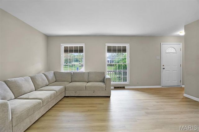 11826 Park Court, Maryland Heights, MO 63043