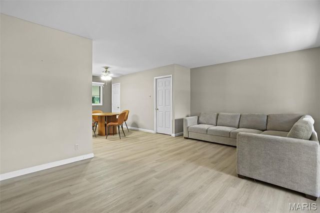 11826 Park Court, Maryland Heights, MO 63043