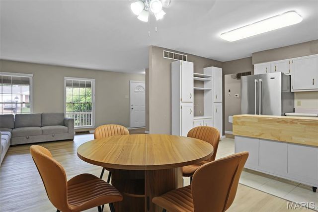 11826 Park Court, Maryland Heights, MO 63043