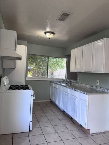 1506 Clearbrook Street, Lancaster, TX 75134