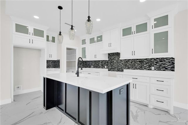 1005 Rockford Drive, Alton, TX 78573