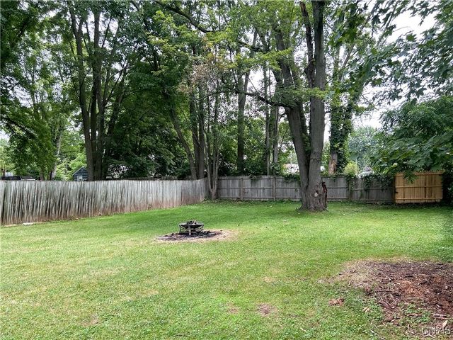 9 Curtis Avenue, Lysander, NY 13027