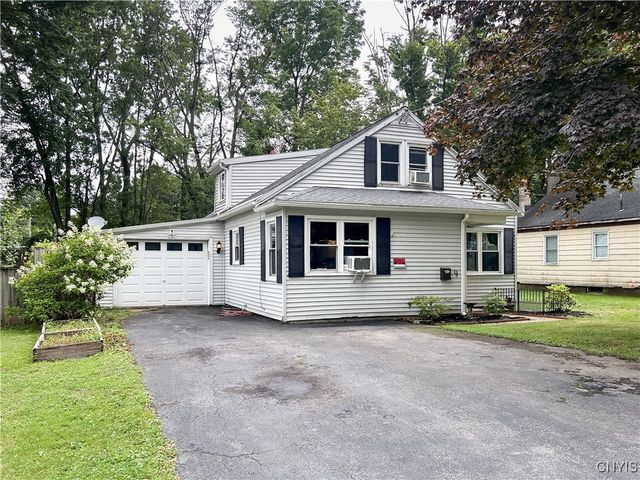 9 Curtis Avenue, Lysander, NY 13027