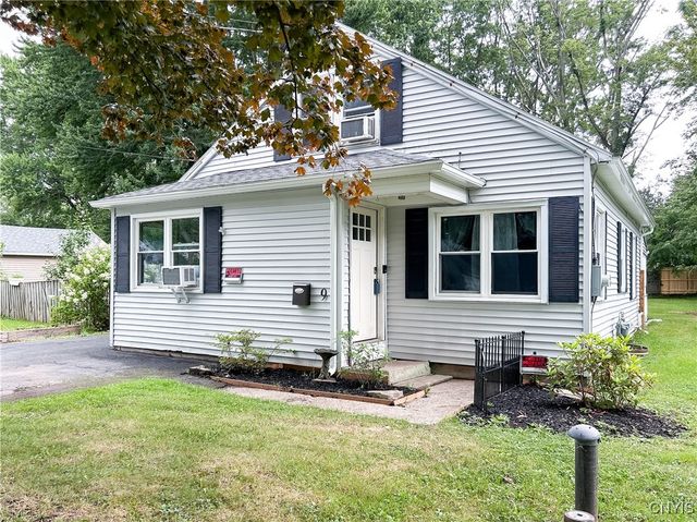 9 Curtis Avenue, Lysander, NY 13027