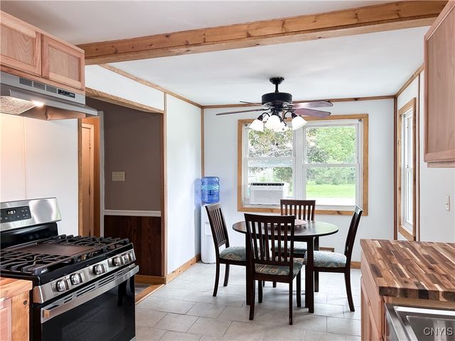 9 Curtis Avenue, Lysander, NY 13027