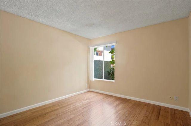 15425 Sherman 101, Van Nuys, CA 91406