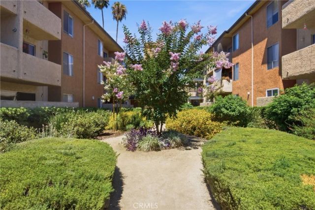 15425 Sherman 101, Van Nuys, CA 91406