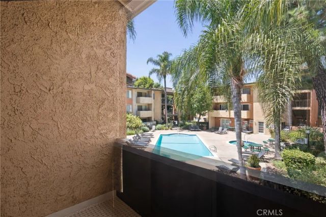 15425 Sherman 101, Van Nuys, CA 91406