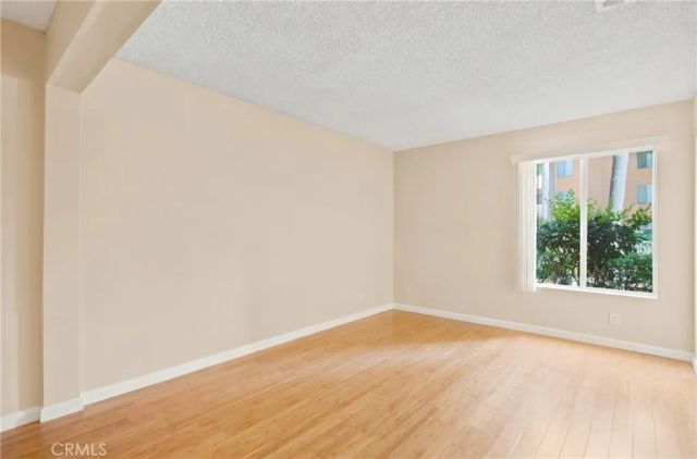 15425 Sherman 101, Van Nuys, CA 91406