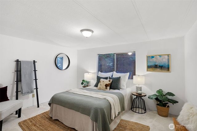 19015 16th Avenue NE, Shoreline, WA 98155