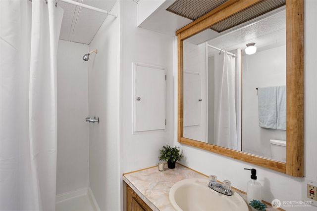 19015 16th Avenue NE, Shoreline, WA 98155