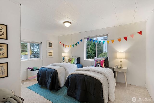 19015 16th Avenue NE, Shoreline, WA 98155