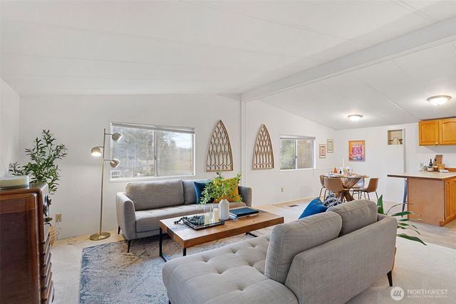 19015 16th Avenue NE, Shoreline, WA 98155