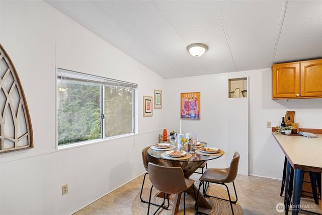 19015 16th Avenue NE, Shoreline, WA 98155