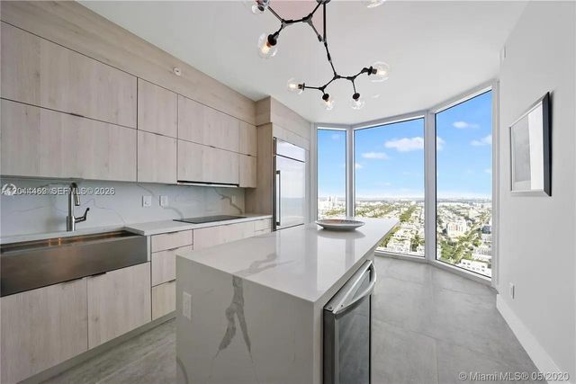 300 S Pointe Drive 3604, Miami Beach, FL 33139