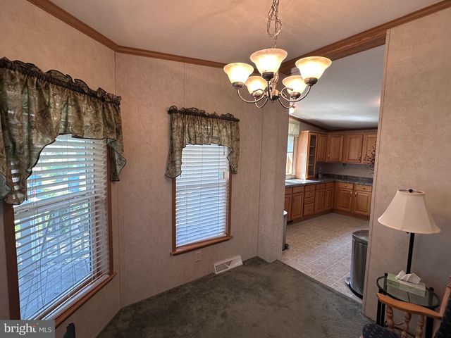 27 E BROADWAY, Etters, PA 17319