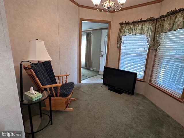 27 E BROADWAY, Etters, PA 17319