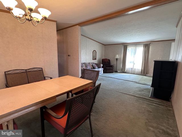 27 E BROADWAY, Etters, PA 17319