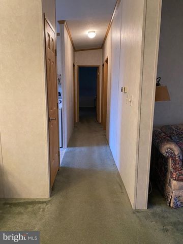 27 E BROADWAY, Etters, PA 17319