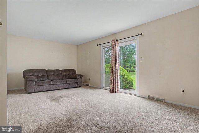 1 ABBEY CT, Bear, DE 19701