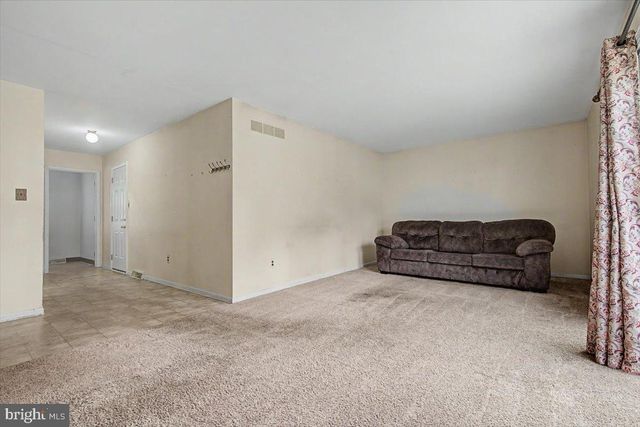 1 ABBEY CT, Bear, DE 19701
