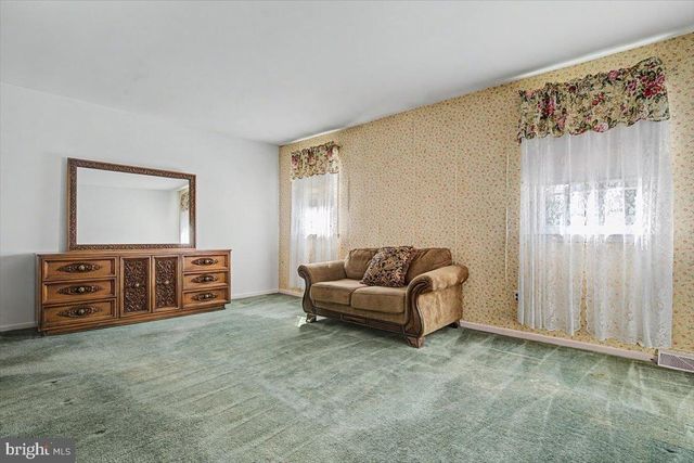 1 ABBEY CT, Bear, DE 19701