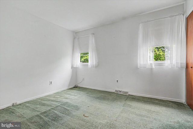 1 ABBEY CT, Bear, DE 19701