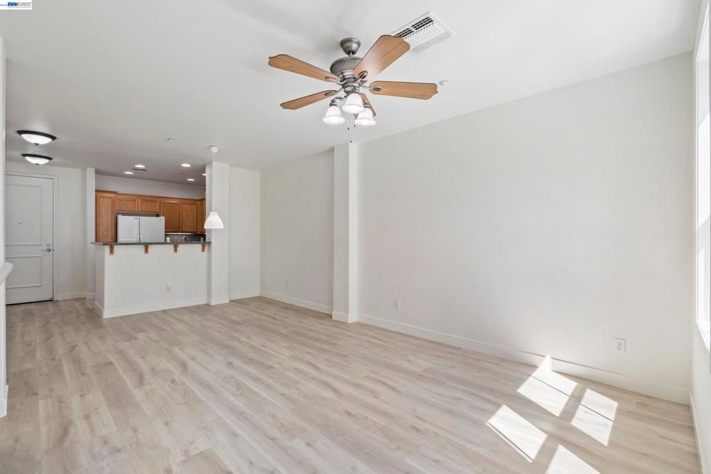 Image 12 of property listing at 3290 Maguire Way 101, Dublin, CA 94568