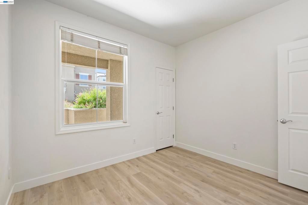 Image 29 of property listing at 3290 Maguire Way 101, Dublin, CA 94568