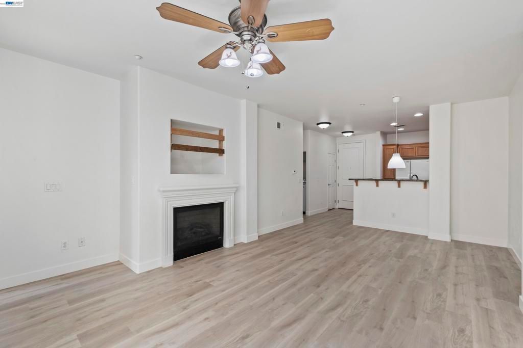 Image 5 of property listing at 3290 Maguire Way 101, Dublin, CA 94568