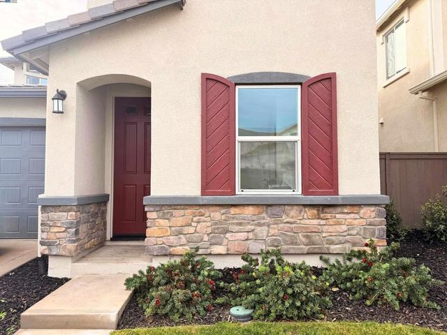 10349 Baldy Dr, Stockton, CA 95219